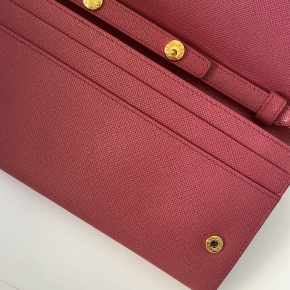 Prada Saffiano metal wallet on chain